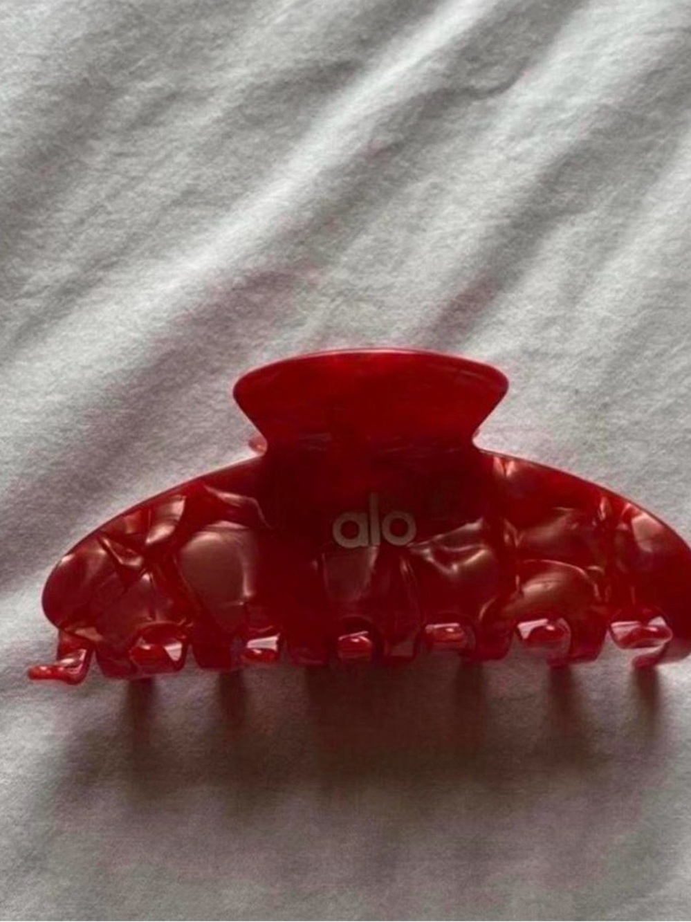 ALO Yoga Red Glossy Hair Claw Clip